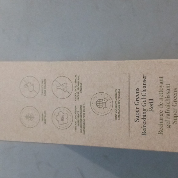 Avon Super Greens Refreshing Gel Cleanser Refill - Picture 2 of 3